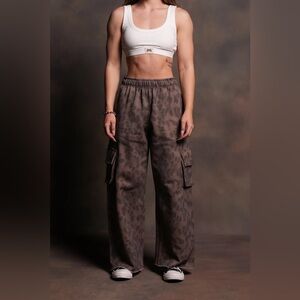 DUAL DURST CARGO SWEATS IN CELERITAS MORTE